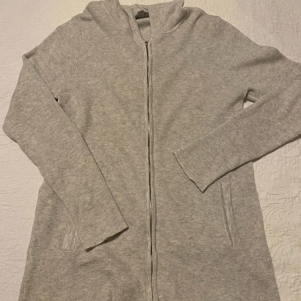 Evolution by Cyrus Light Gray Zip Front Hooded Cardigan Sweater. Size L - Picture 3 of 5